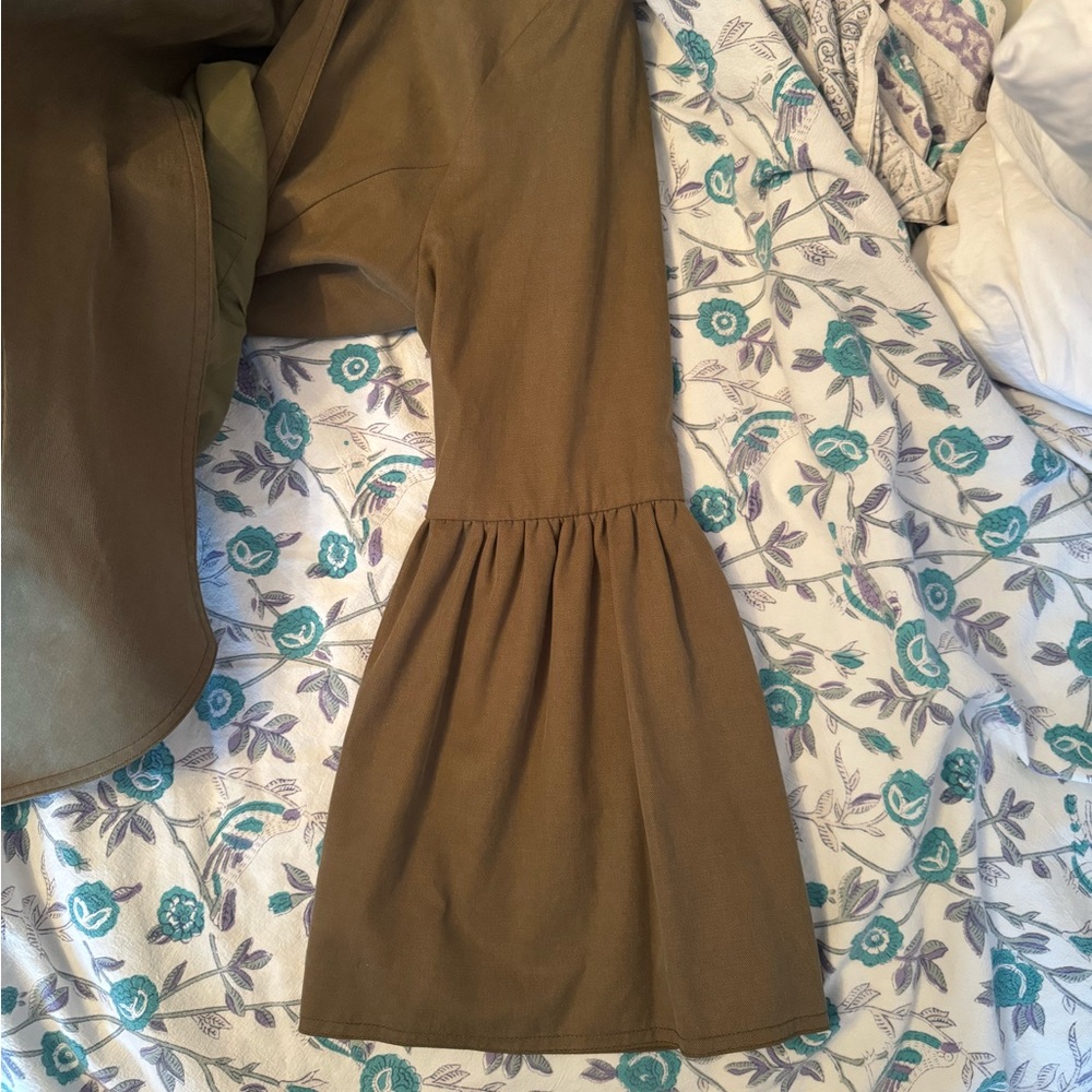 Ulla Johnson lined bolero jacket. Gathered flared sleeves. Slight peplum hem. - Picture 4 of 8